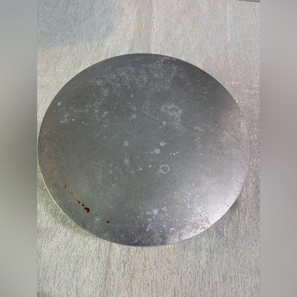 Vintage Ateco 612 Cast Iron Base, Aluminum Top, Revolving Cake Decorating Stand - Picture 2 of 5